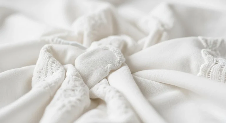 Representação sensorial do musk branco associada a conforto, limpeza e sofisticação no marketing olfativo.