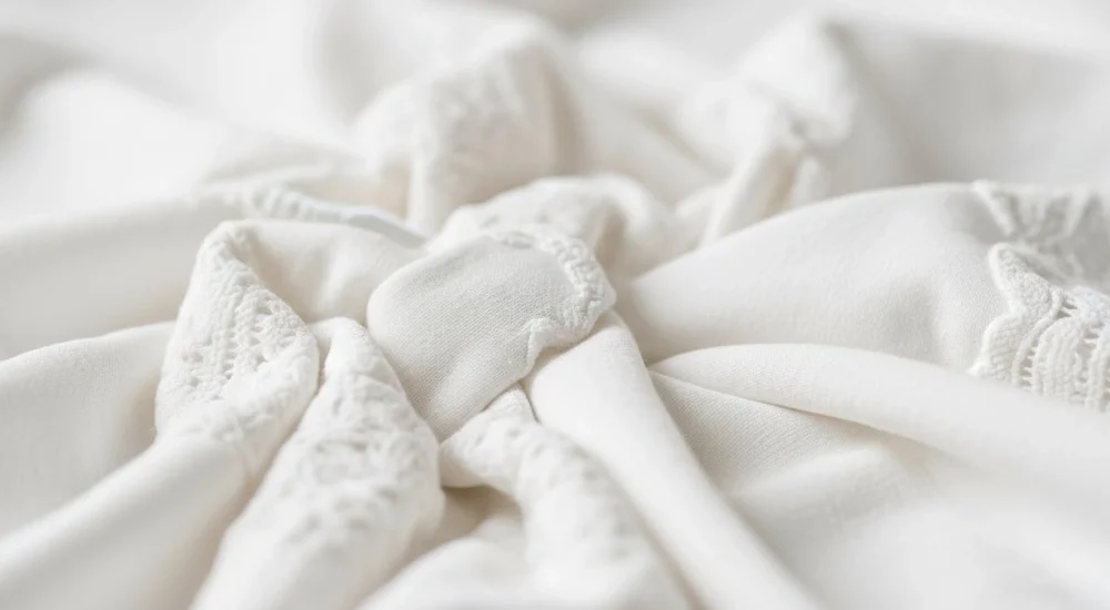 Representação sensorial do musk branco associada a conforto, limpeza e sofisticação no marketing olfativo.